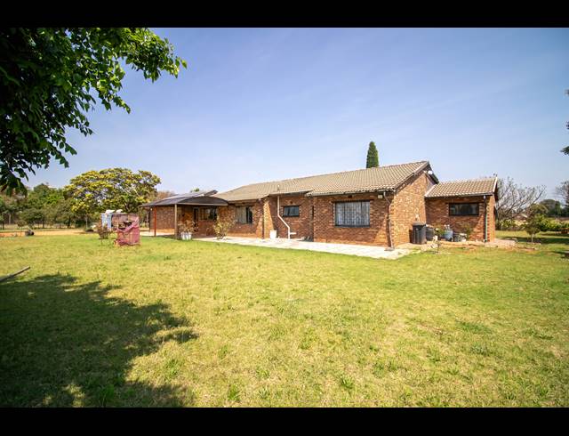 25,000M² SMALLHOLDING FOR SALE IN GLEN AUSTIN AH